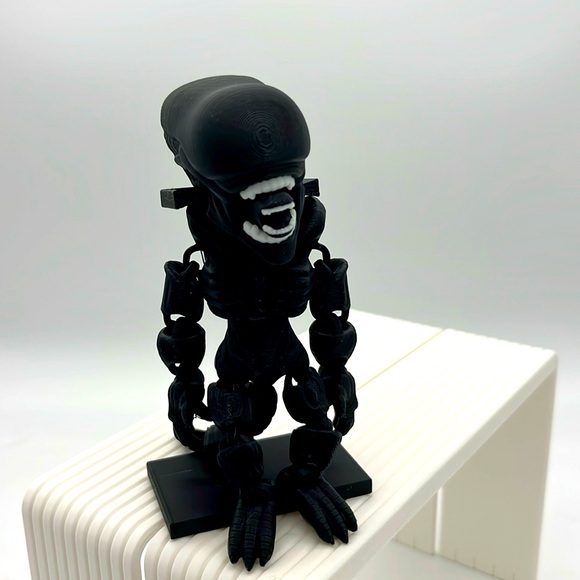 3D printed Articulated Alien Xenomorph Fidget Toy Fun Collectib… - Picture 1 of 2